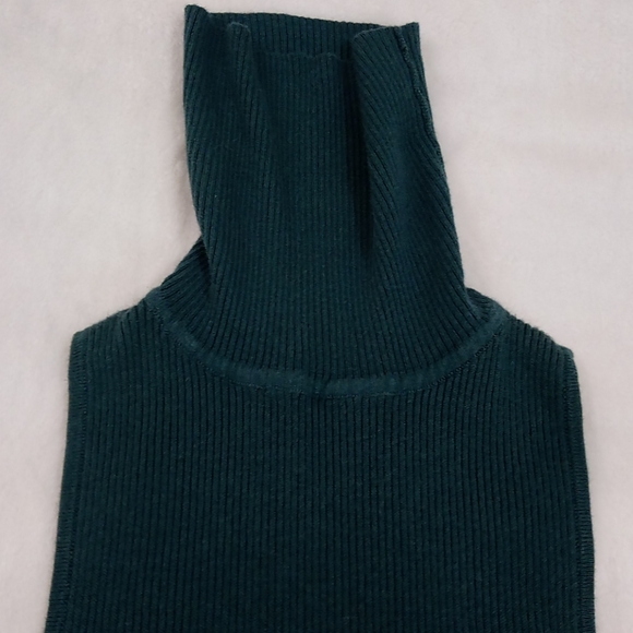 Derek Heart Green Ribbed Sleeveless Sweater Top - Picture 6 of 8